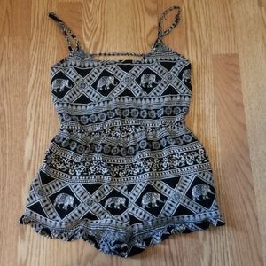Super cute romper!